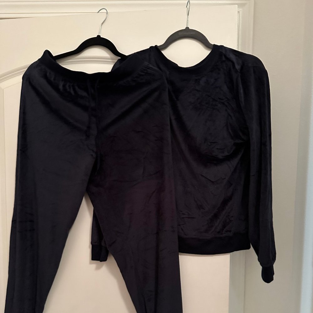 Honeydew suede black tracksuit | size M